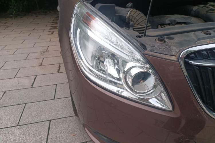 Used Buick GL8 2018 28T Luxury Model China VI Standard Right Front Headlight