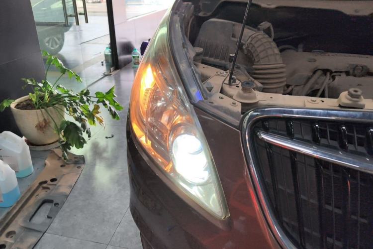 Used Buick GL8 2018 28T Luxury Model China VI Standard Right Front Headlight