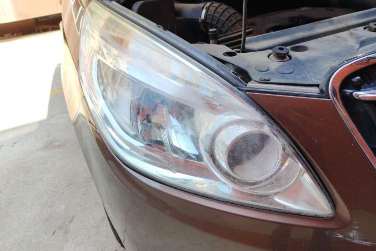 Used Buick GL8 2018 28T Comfort Model China VI Standard Right Front Headlight