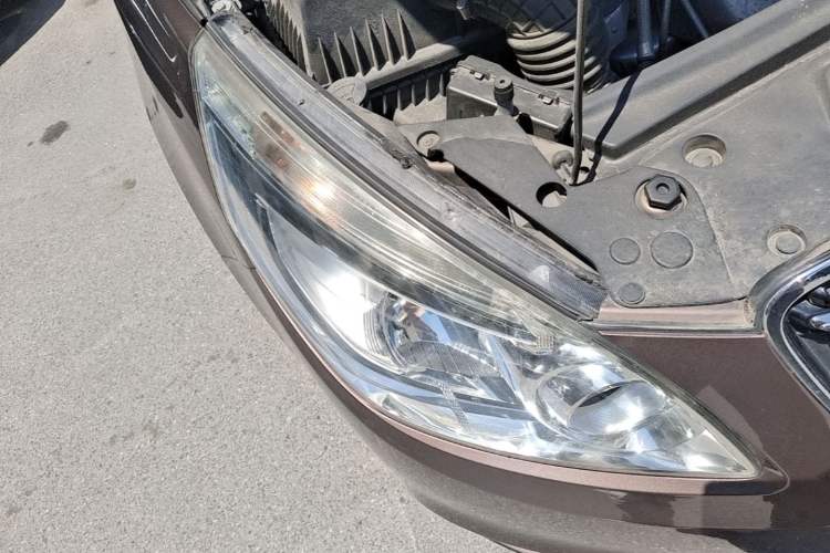 Used Buick GL8 2018 28T Luxury Model China VI Standard Right Front Headlight