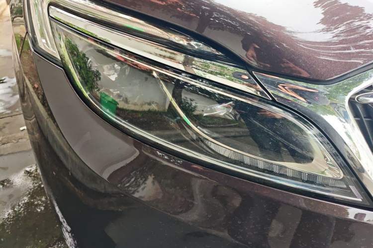 Used Buick GL8 2018 ES 28T Luxury Model China VI Standard Right Front Headlight