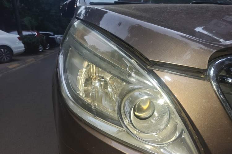 Used Buick GL8 2018 28T Luxury Model China VI Standard Right Front Headlight