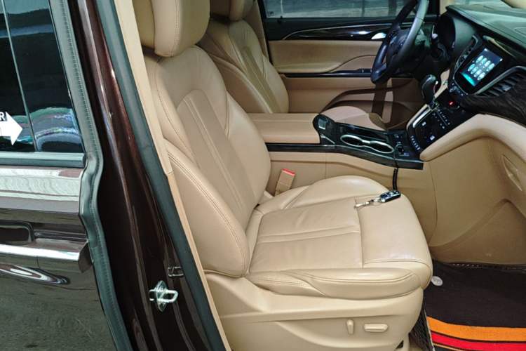 Used Buick GL8 2018 ES 28T Luxury Model China VI Standard Right Front Seat