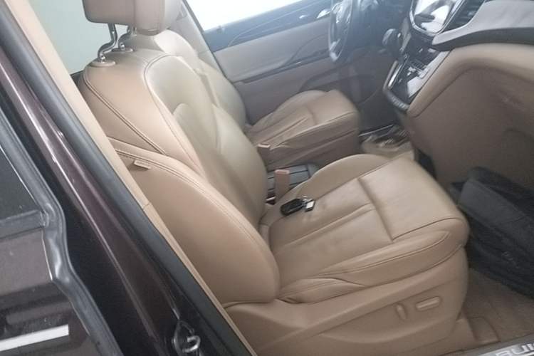 Used Buick GL8 2018 ES 28T Flagship Model China VI Standard Right Front Seat