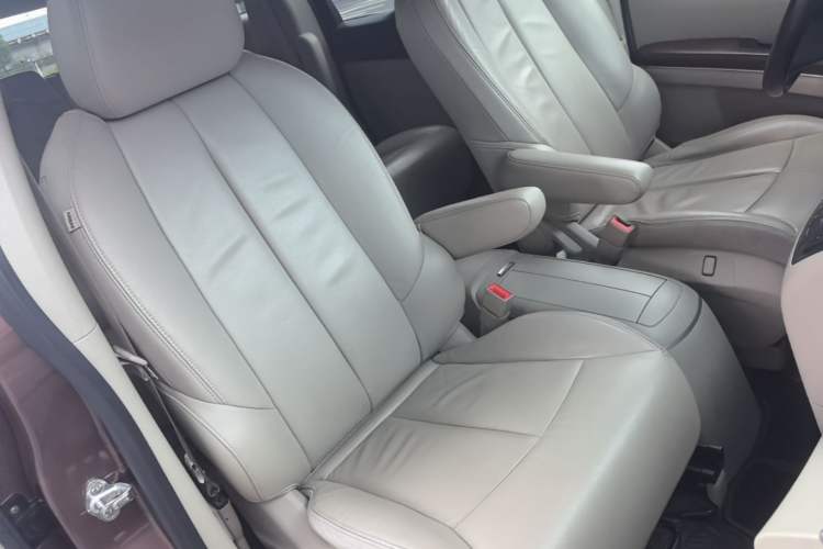 Used Buick GL8 2018 28T Luxury Model China VI Standard Right Front Seat