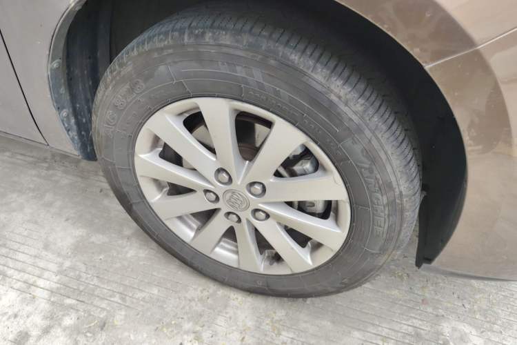Used Buick GL8 2018 28T Comfort Model China VI Standard Right Front Wheel Hub