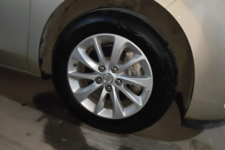 Used Buick GL8 2018 ES 28T Comfort Model China VI Standard Right Front Wheel Hub
