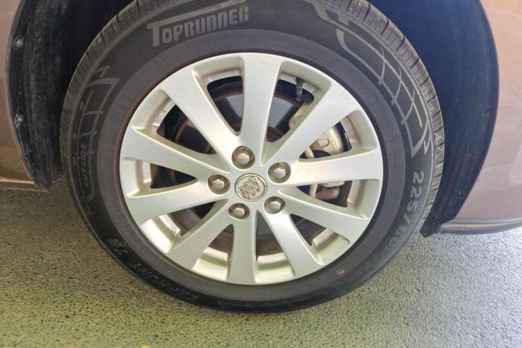 Used Buick GL8 2018 28T Comfort Model China VI Standard Right Front Wheel Hub