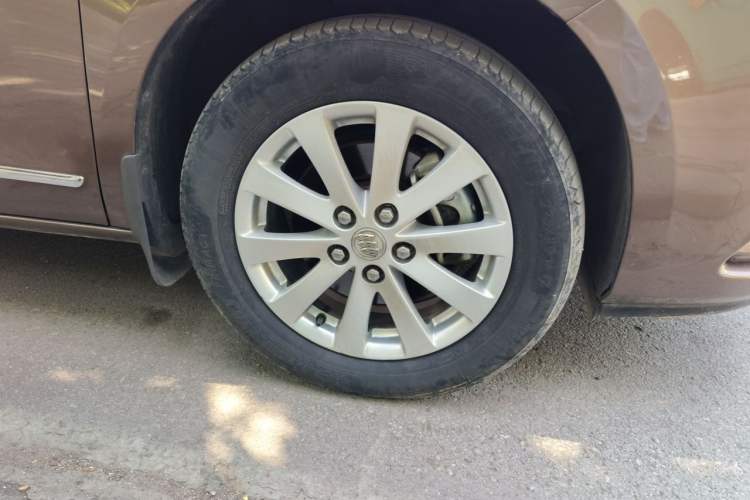 Used Buick GL8 2018 28T Prestige Version China VI Standard Right Front Wheel Hub