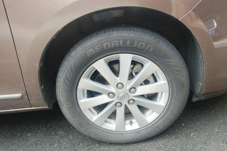 Used Buick GL8 2018 28T Luxury Model China VI Standard Right Front Wheel Hub