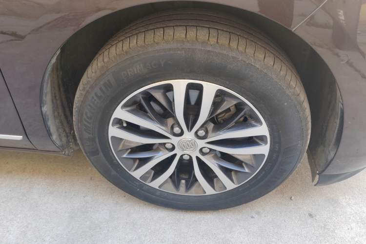 Used Buick GL8 2018 ES 28T Flagship Model China VI Standard Right Front Wheel Hub