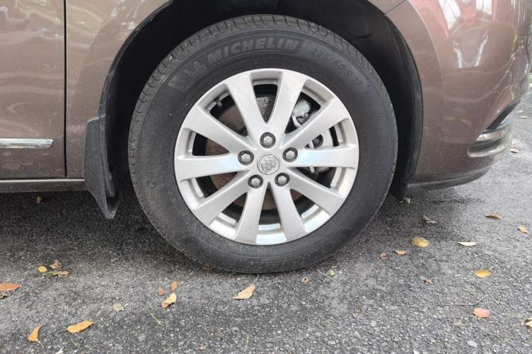 Used Buick GL8 2018 28T Luxury Model China VI Standard Right Front Wheel Hub