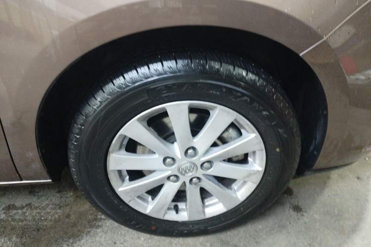 Used Buick GL8 2018 28T Comfort Model China VI Standard Right Front Wheel Hub
