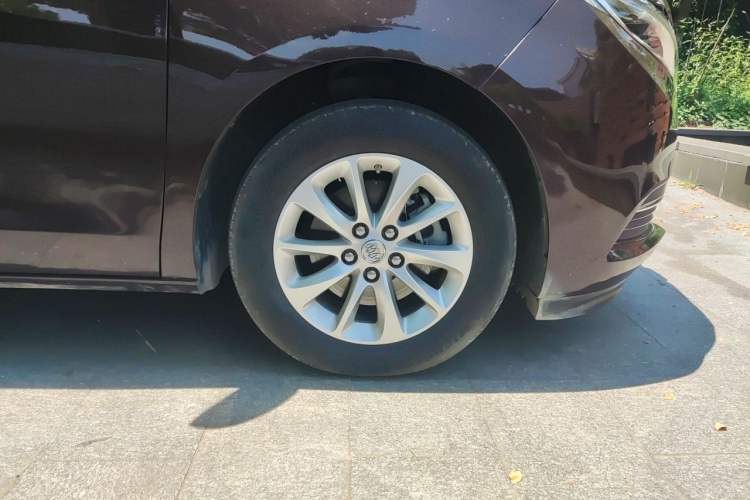 Used Buick GL8 2018 ES 28T Premium Model China VI Standard Right Front Wheel Hub