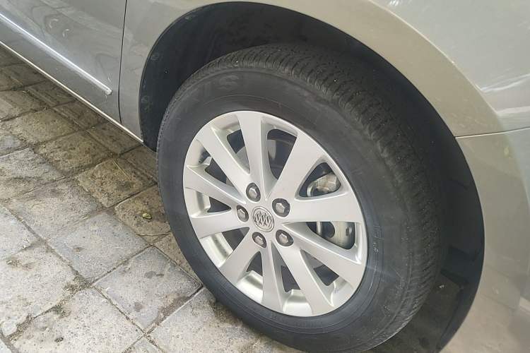 Used Buick GL8 2018 28T Luxury Model China VI Standard Right Front Wheel Hub