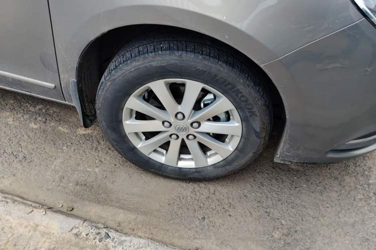 Used Buick GL8 2018 28T Luxury Model China VI Standard Right Front Wheel Hub