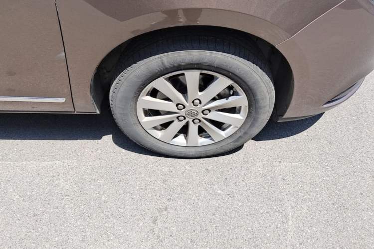 Used Buick GL8 2018 28T Luxury Model China VI Standard Right Front Wheel Hub