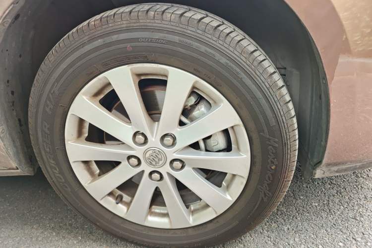 Used Buick GL8 2018 28T Luxury Model China VI Standard Right Front Wheel Hub