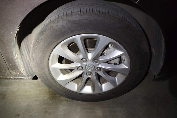 Used Buick GL8 2018 ES 28T Comfort Model China VI Standard Right Front Wheel Hub