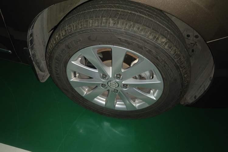 Used Buick GL8 2018 28T Luxury Model China VI Standard Right Front Wheel Hub