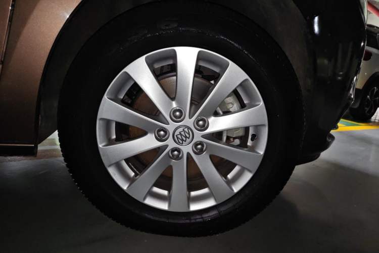 Used Buick GL8 2018 28T Prestige Version China VI Standard Right Front Wheel Hub