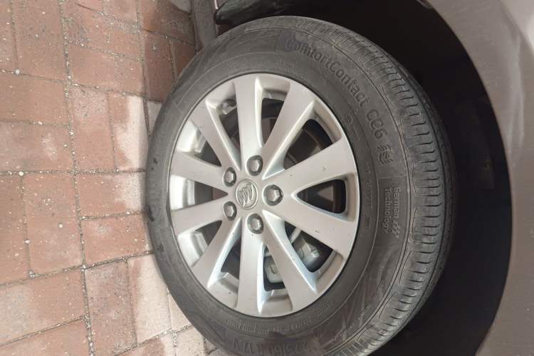 Used Buick GL8 2018 28T Luxury Model China VI Standard Right Front Wheel Hub