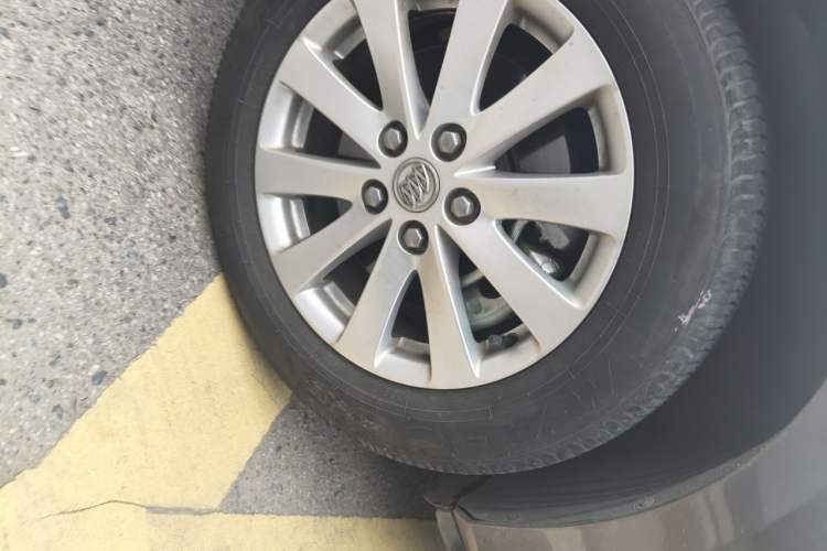 Used Buick GL8 2018 28T Prestige Version China VI Standard Right Front Wheel Hub