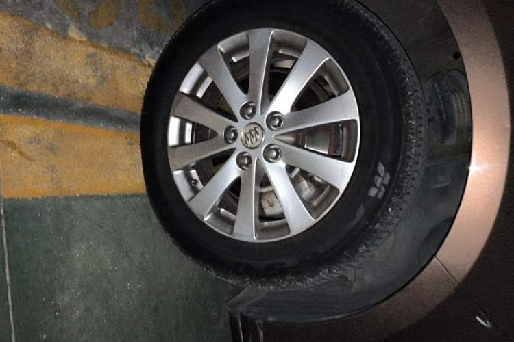 Used Buick GL8 2018 28T Luxury Model China VI Standard Right Front Wheel Hub