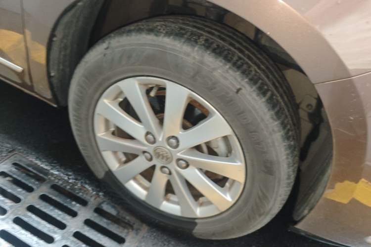 Used Buick GL8 2018 28T Luxury Model China VI Standard Right Front Wheel Hub