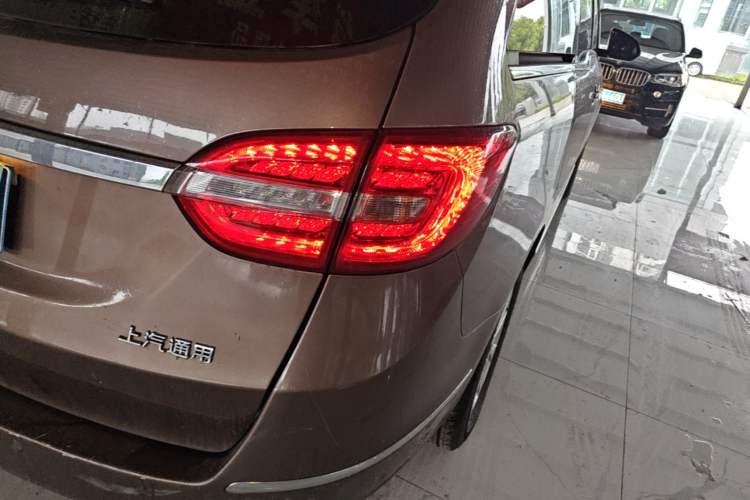 Used Buick GL8 2018 28T Luxury Model China VI Standard Right Rear Taillight