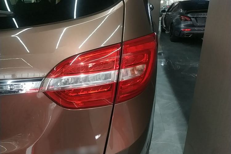 Used Buick GL8 2018 28T Luxury Model China VI Standard Right Rear Taillight