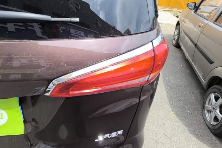 Used Buick GL8 2018 ES 28T Comfort Model China VI Standard Right Rear Taillight