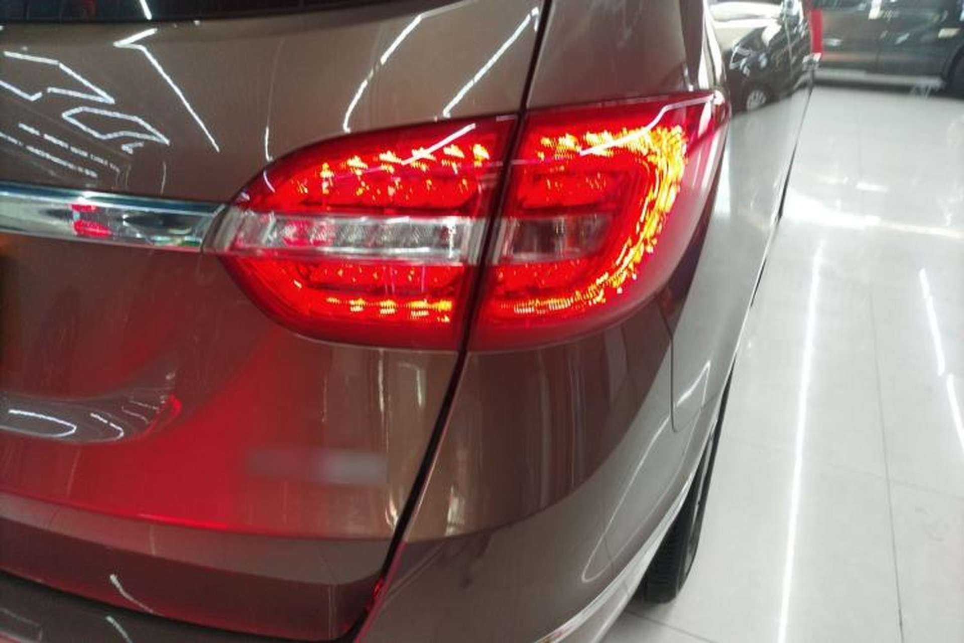 Used Buick GL8 2018 28T Prestige Version China VI Standard Right Rear Taillight