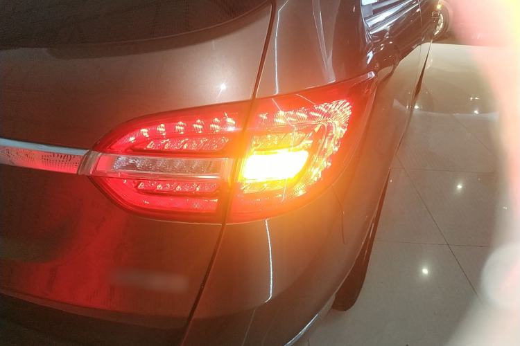 Used Buick GL8 2018 28T Comfort Model China VI Standard Right Rear Taillight