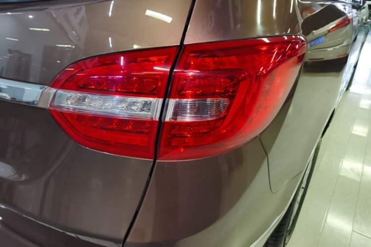 Used Buick GL8 2018 28T Luxury Model China VI Standard Right Rear Taillight