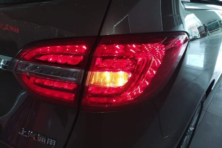 Used Buick GL8 2018 28T Prestige Version China VI Standard Right Rear Taillight
