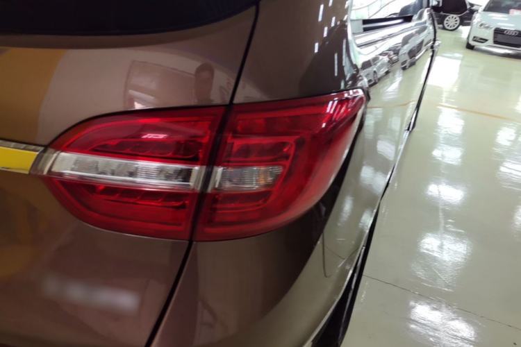 Used Buick GL8 2018 28T Luxury Model China VI Standard Right Rear Taillight