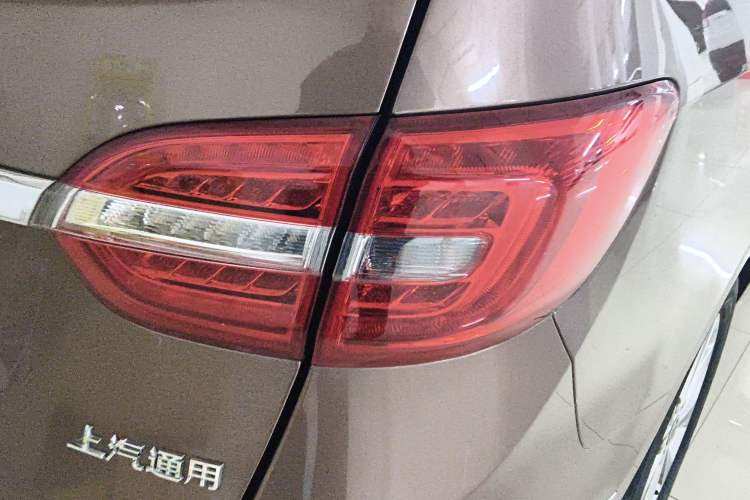 Used Buick GL8 2018 28T Luxury Model China VI Standard Right Rear Taillight
