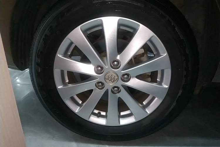 Used Buick GL8 2018 28T Luxury Model China VI Standard Right Rear Wheel Hub