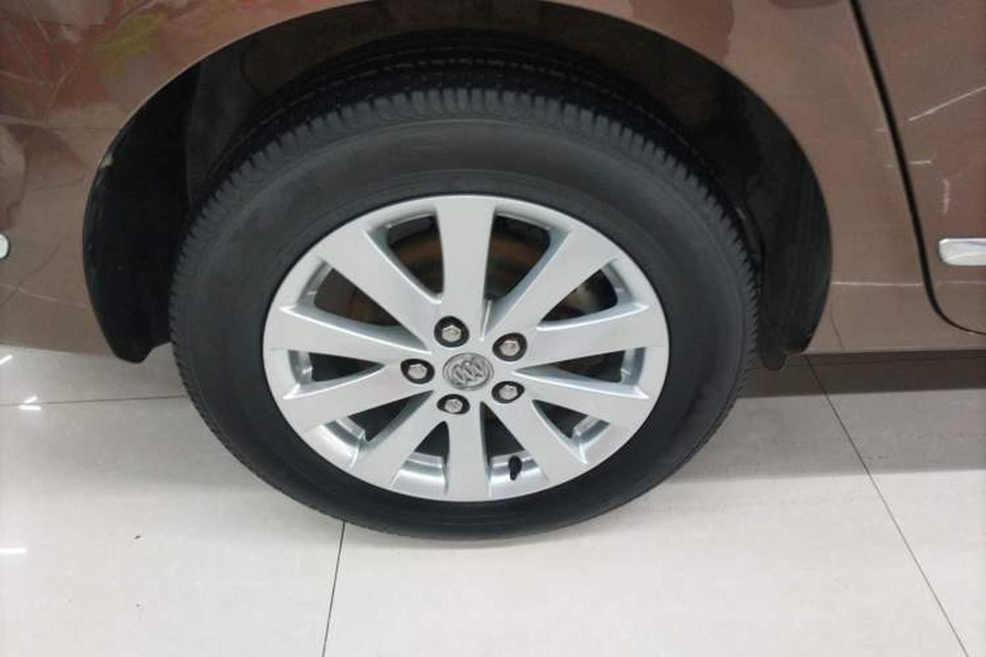 Used Buick GL8 2018 28T Prestige Version China VI Standard Right Rear Wheel Hub