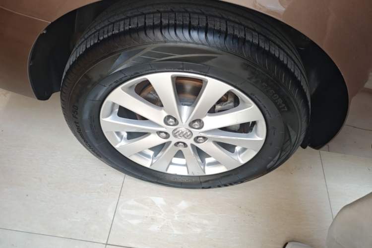 Used Buick GL8 2018 28T Luxury Model China VI Standard Right Rear Wheel Hub