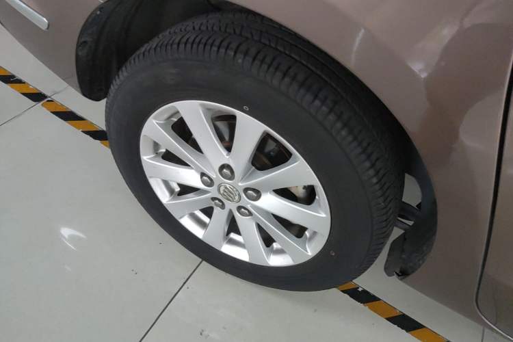 Used Buick GL8 2018 28T Comfort Model China VI Standard Right Rear Wheel Hub