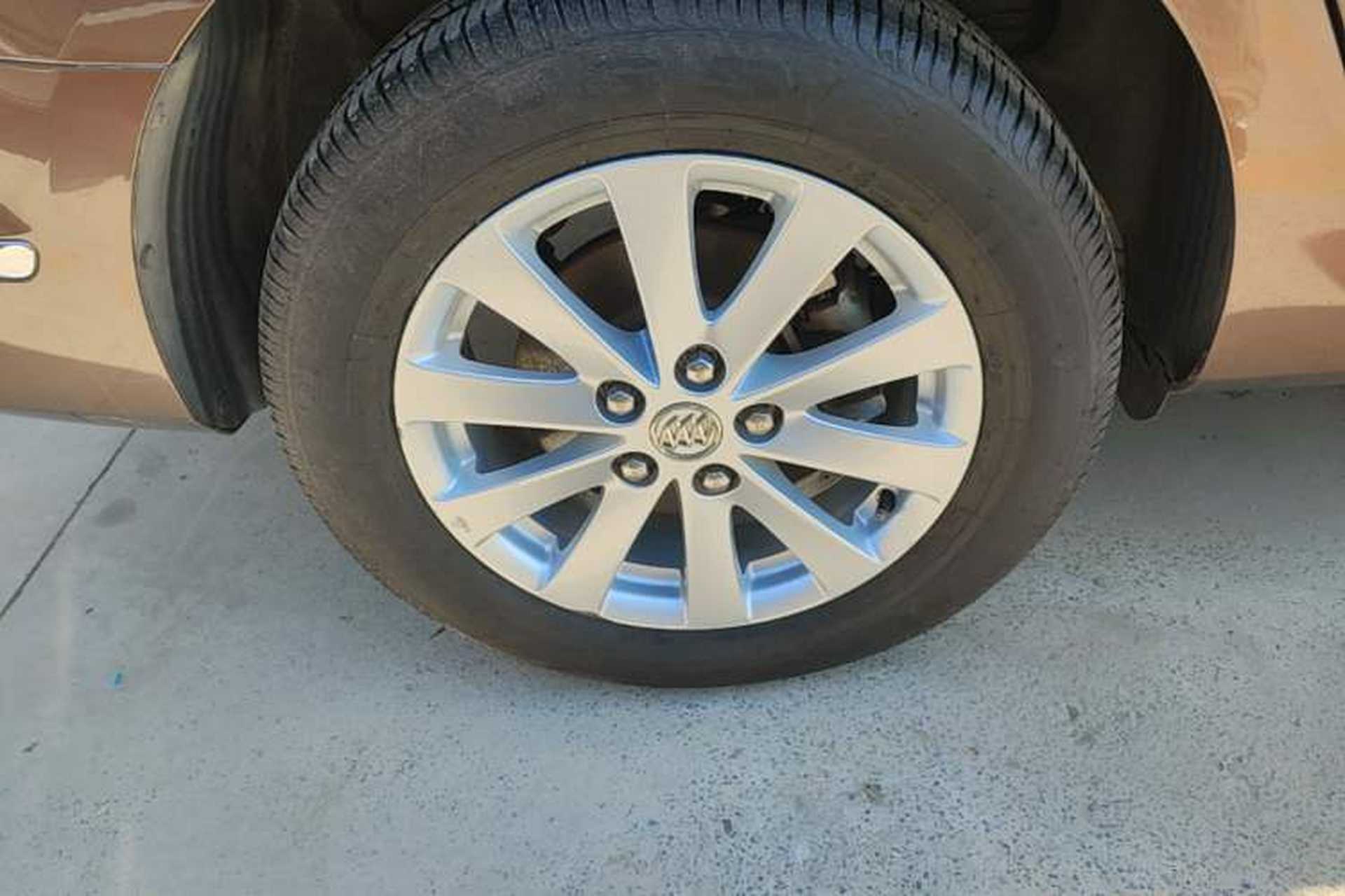 Used Buick GL8 2018 28T Luxury Model China VI Standard Right Rear Wheel Hub
