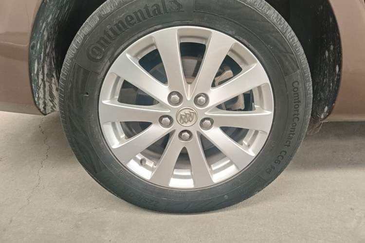 Used Buick GL8 2018 28T Prestige Version China VI Standard Right Rear Wheel Hub