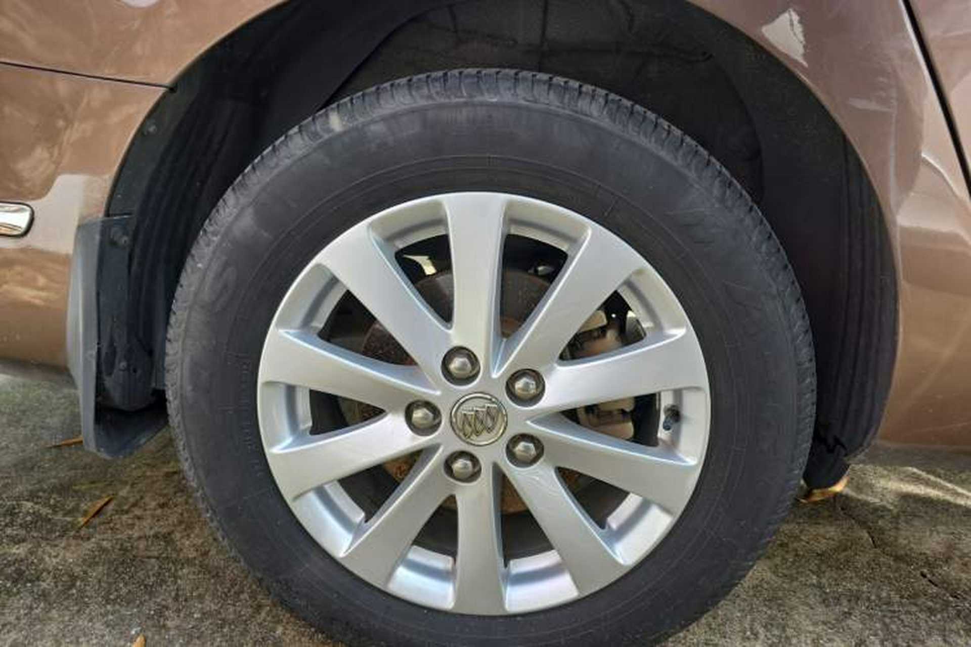 Used Buick GL8 2018 28T Comfort Model China VI Standard Right Rear Wheel Hub