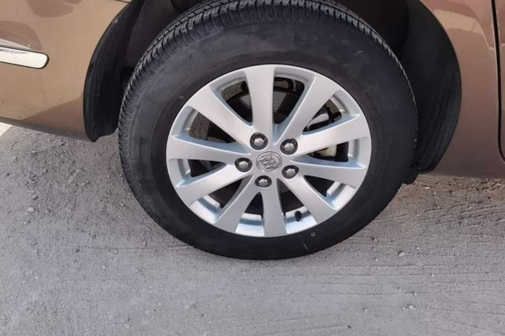 Used Buick GL8 2018 28T Luxury Model China VI Standard Right Rear Wheel Hub