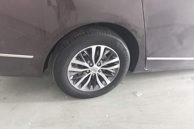 Used Buick GL8 2018 ES 28T Flagship Model China VI Standard Right Rear Wheel Hub