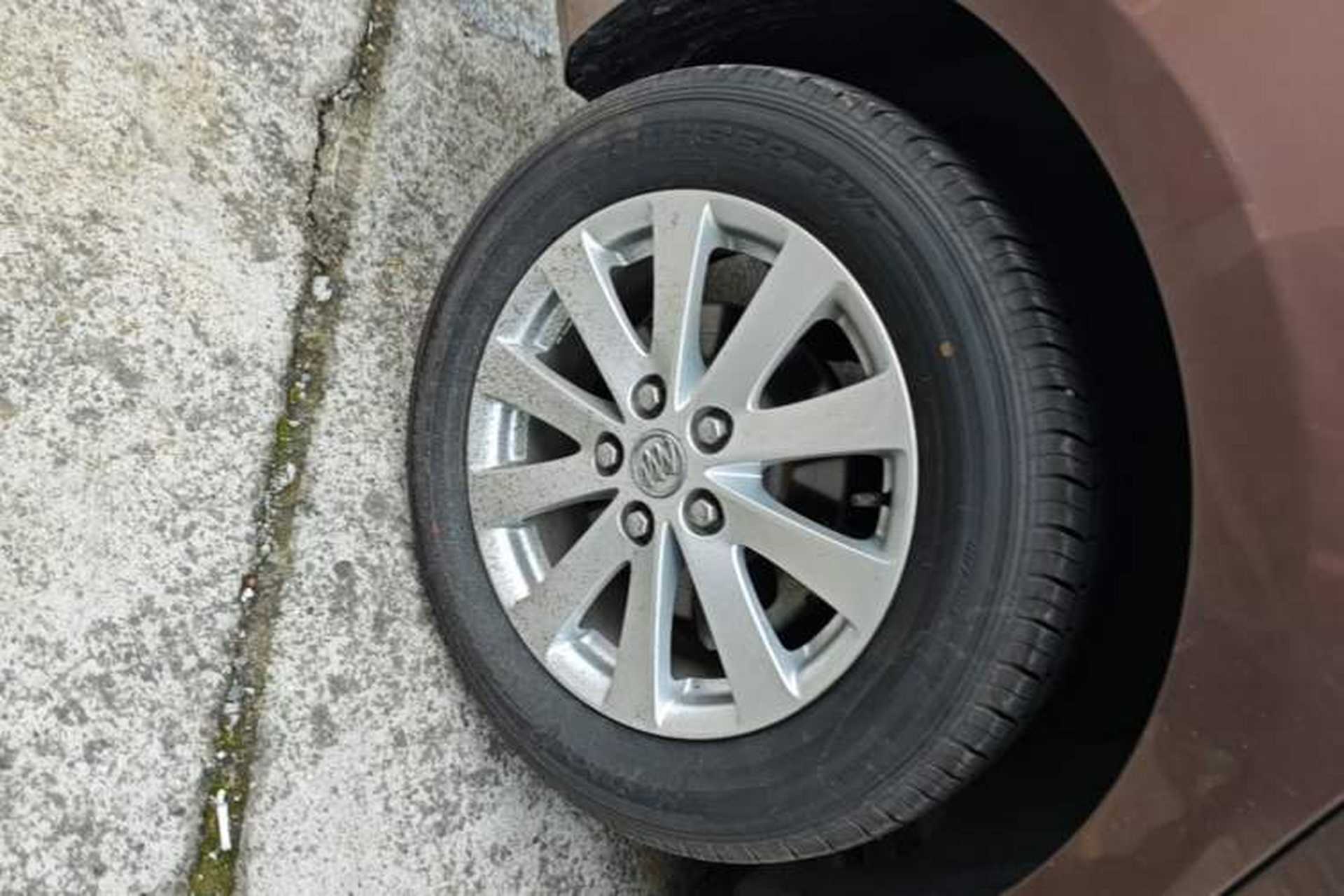 Used Buick GL8 2018 28T Luxury Model China VI Standard Right Rear Wheel Hub