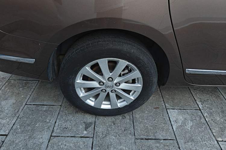 Used Buick GL8 2018 28T Prestige Version China VI Standard Right Rear Wheel Hub
