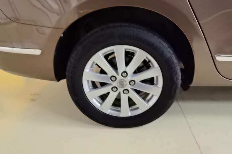 Used Buick GL8 2018 28T Luxury Model China VI Standard Right Rear Wheel Hub